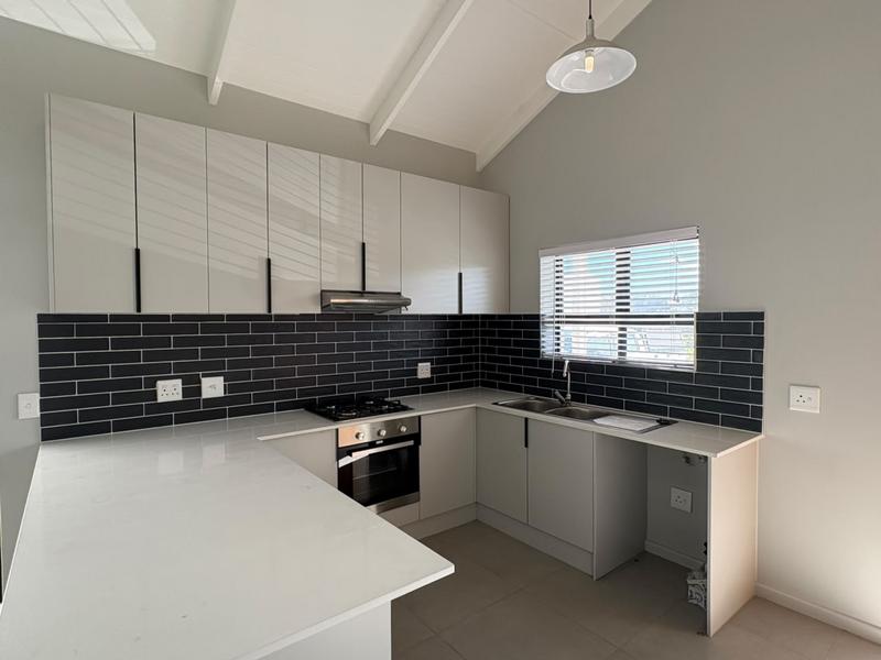 To Let 2 Bedroom Property for Rent in Capri Western Cape